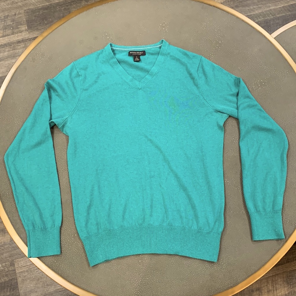 Green Banana Republic sweater